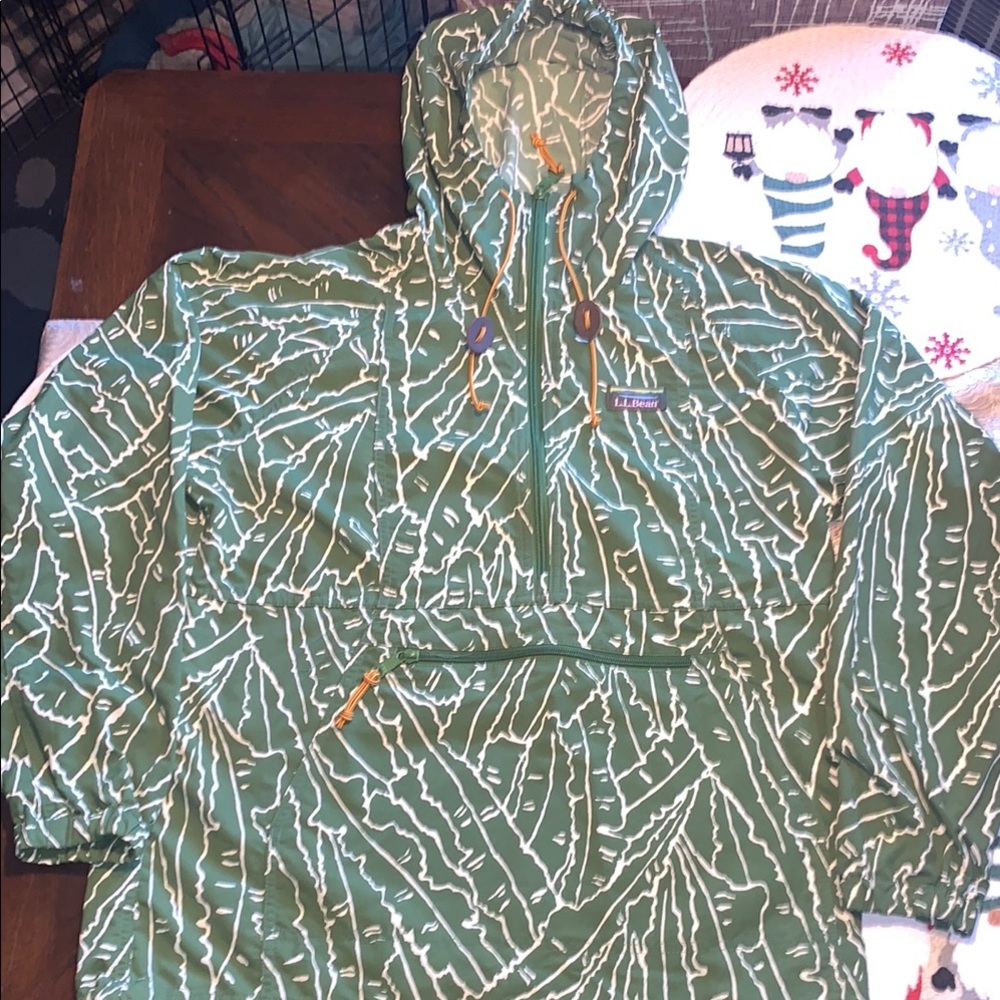 LL Bean wind breaker size Small